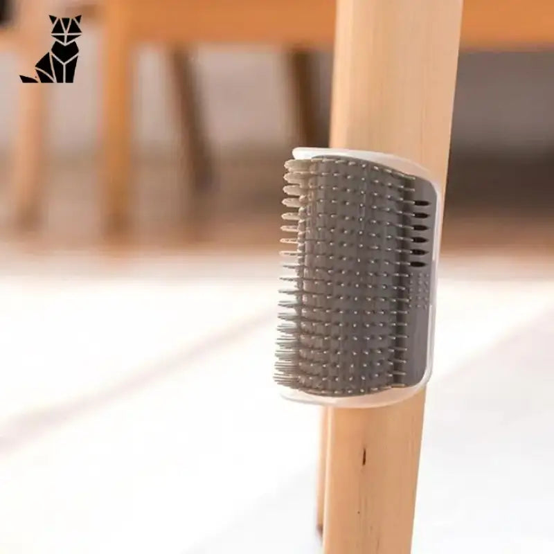 Brosse De Coin Auto-toilettage Pour Chat: Adieu Les Poils!